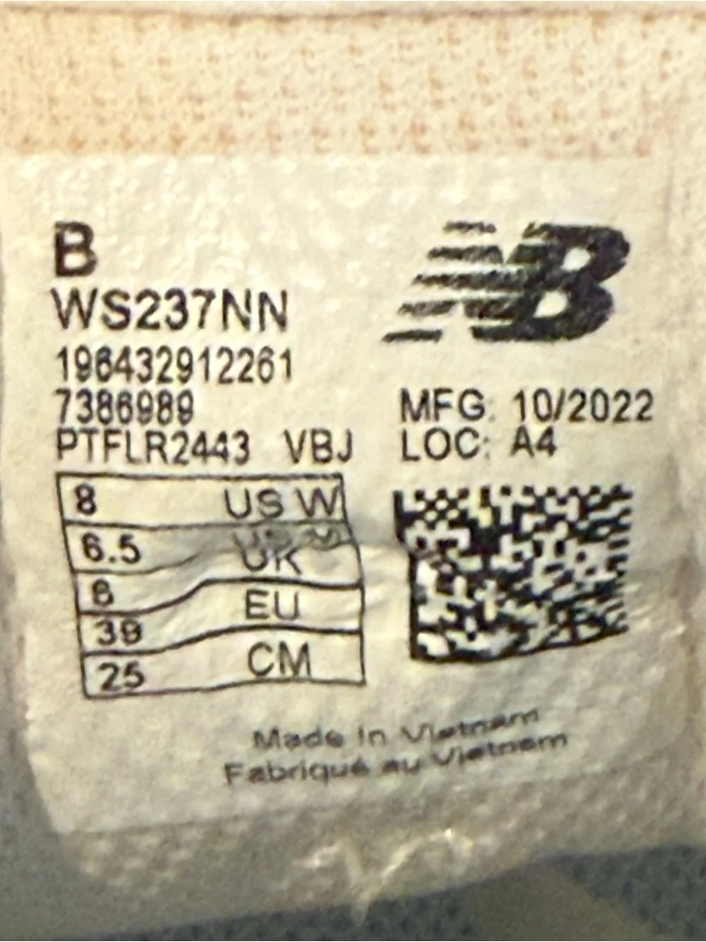 New Balance Women’s 237 Sneakers in White/Grey. Size 8